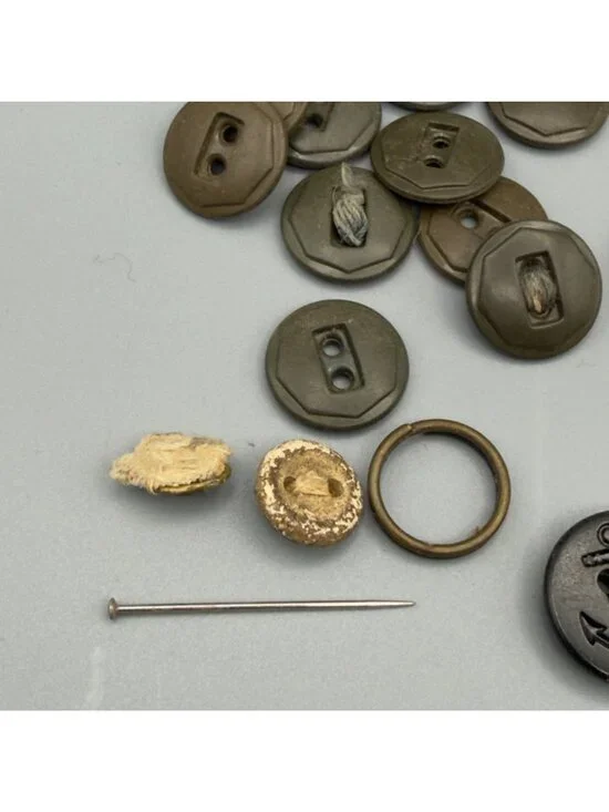 Vintage Glass Jar Assorted Buttons Mother of Pearl Variety Crochet Cover - Picture 12 of 16